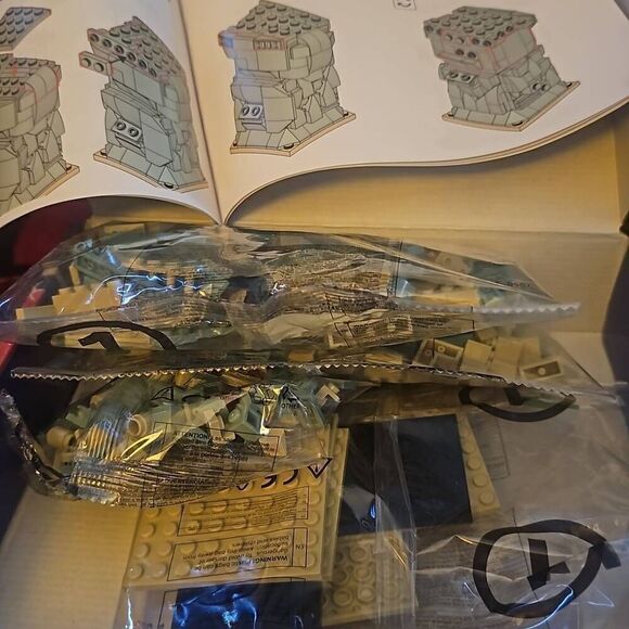 Statue of Liberty  brick building kit 385 pieces - Picture 4 of 5